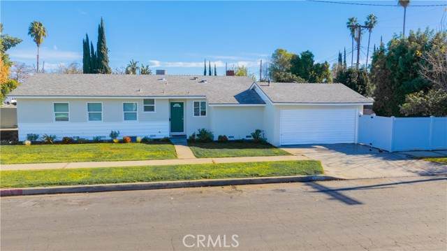 19034 Wyandotte Avenue - Photo 1