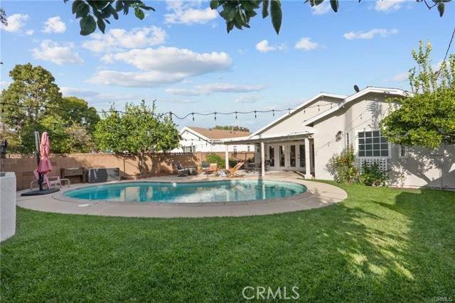 1903 Screenland - Photo 1