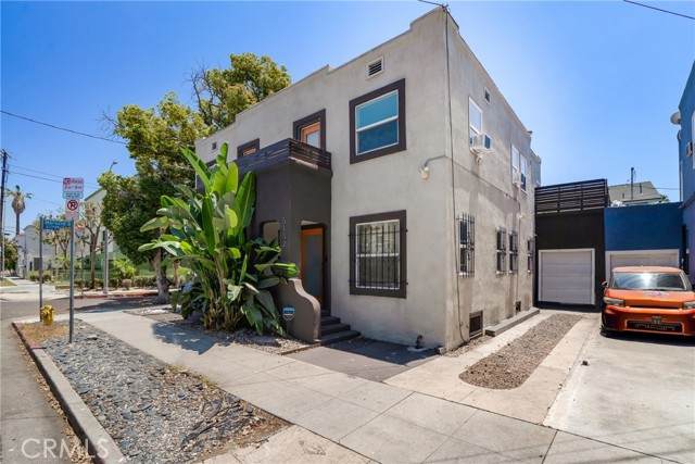5152 Romaine Street - Photo 1
