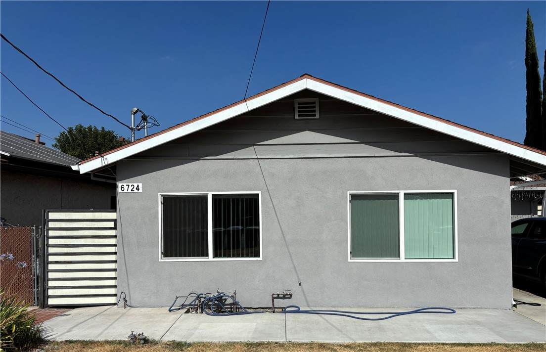 6724 Nagle - Photo 1