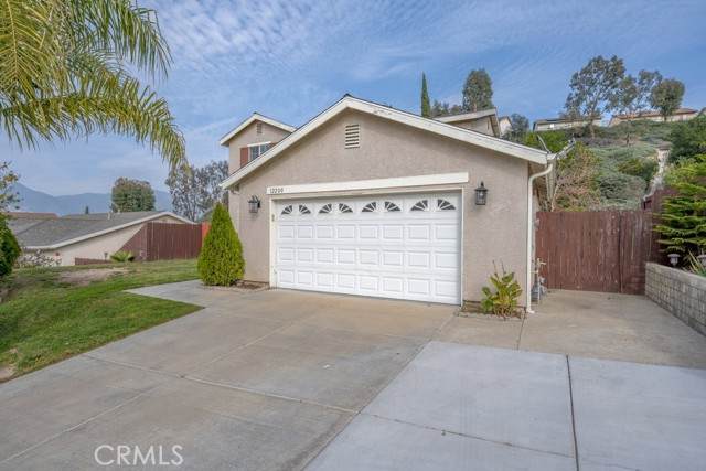 12200 Crest Avenue - Photo 1