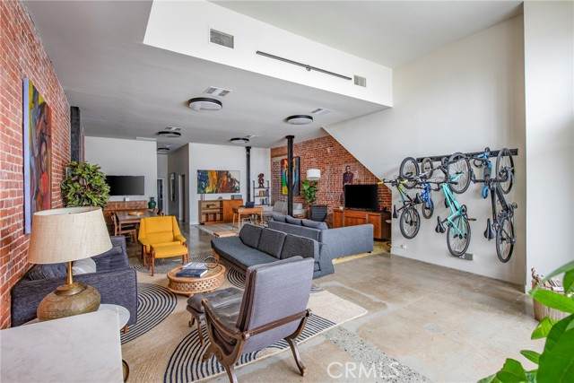 179 Culver Boulevard - Photo 1