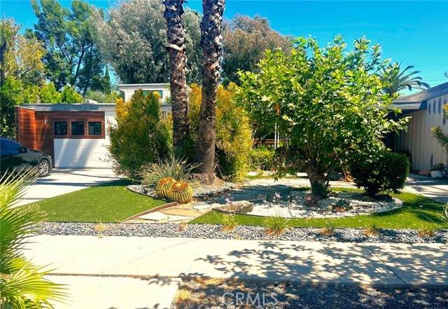 18349 Hiawatha Street - Photo 1