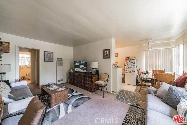 241 Washington - Photo 1