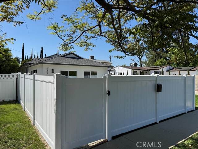 6907 Laramie Avenue - Photo 1