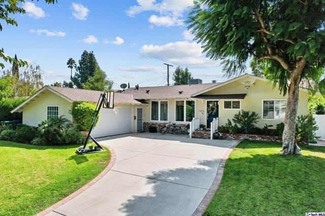 16516 Hiawatha Street - Photo 1