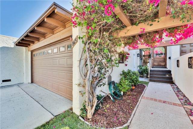 865 Woodlawn Drive - Photo 1