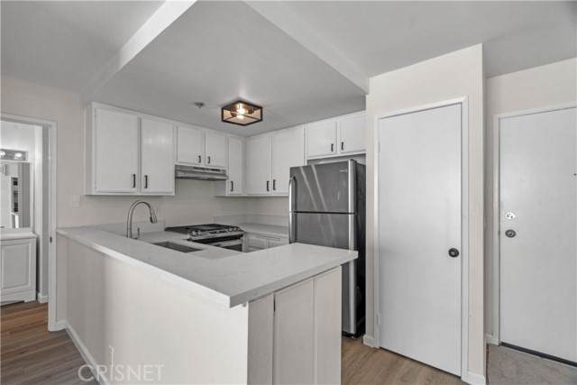 5143 Bakman Avenue - Photo 1