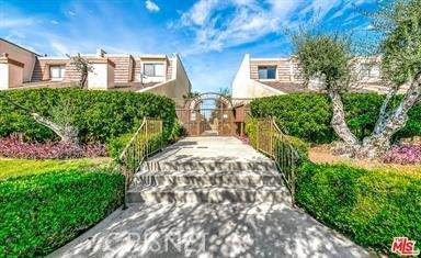 18415 Collins Street - Photo 1