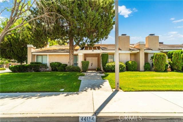 44114 30th Street - Photo 1