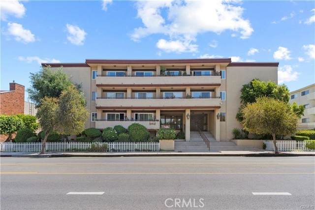 5412 Lindley Avenue - Photo 1