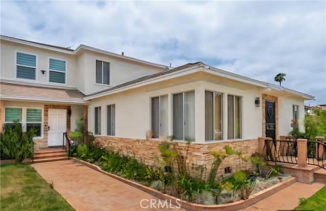 1724 Crescent Heights - Photo 1