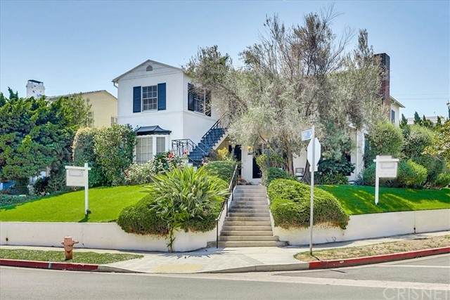 1701 Kelton Avenue - Photo 1