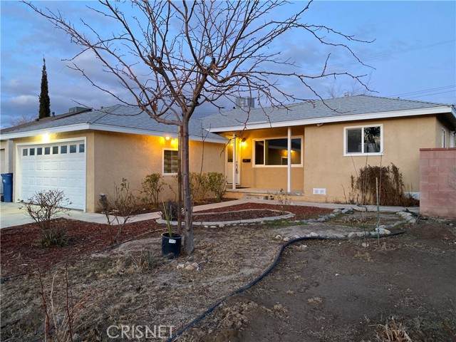 45430 Elm Avenue - Photo 1