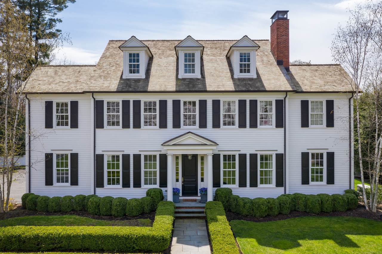 19 Montgomery Lane - Photo 1