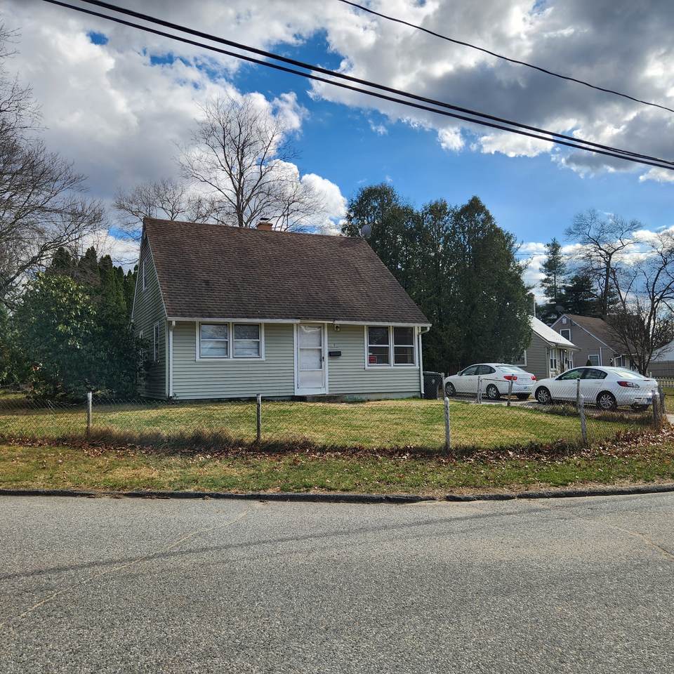 18 Lynwood Drive - Photo 1