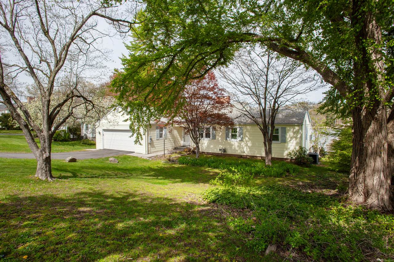 108 Woodpond Road - Photo 1