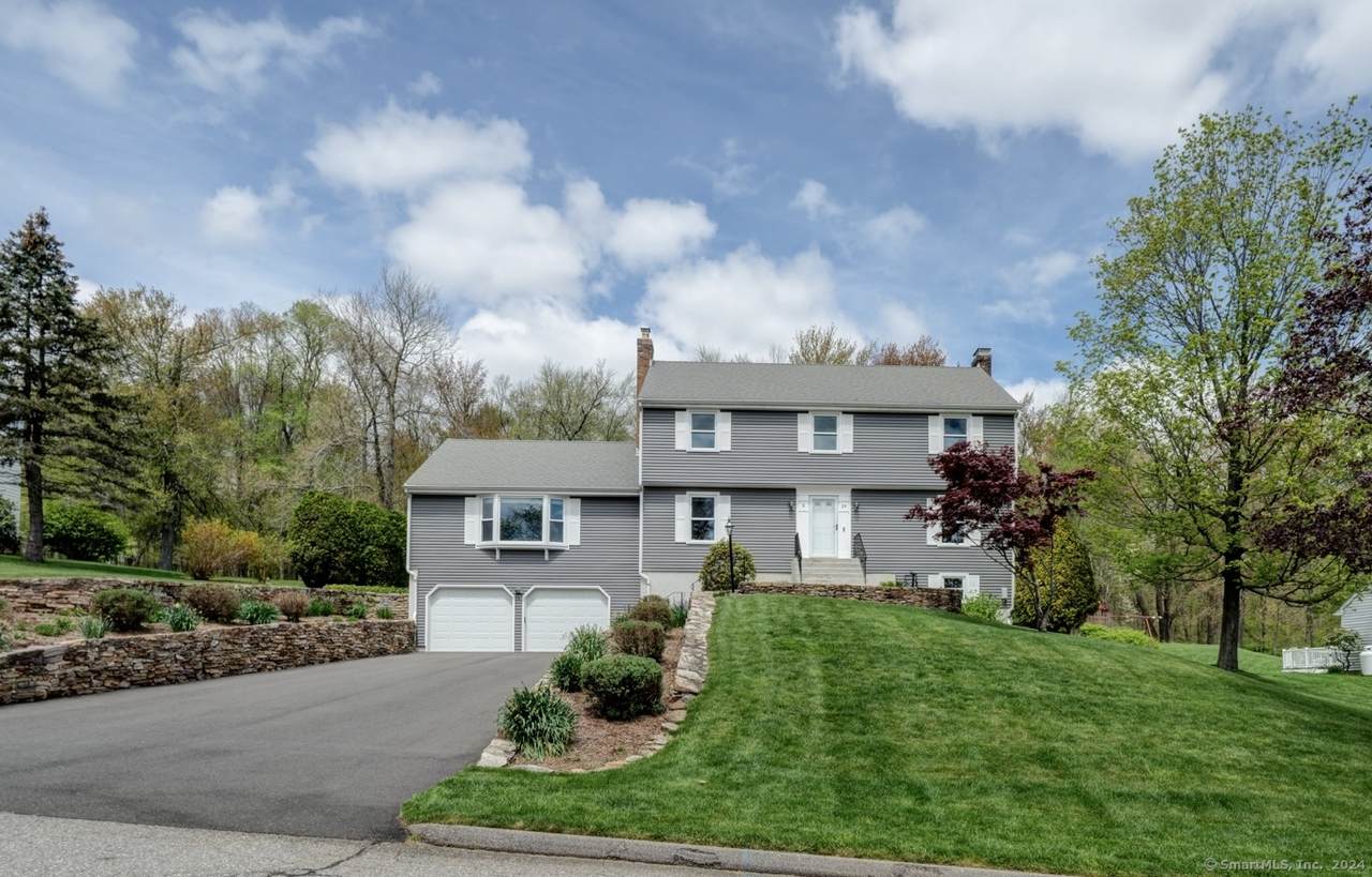 29 Ridgecrest Road - Photo 1