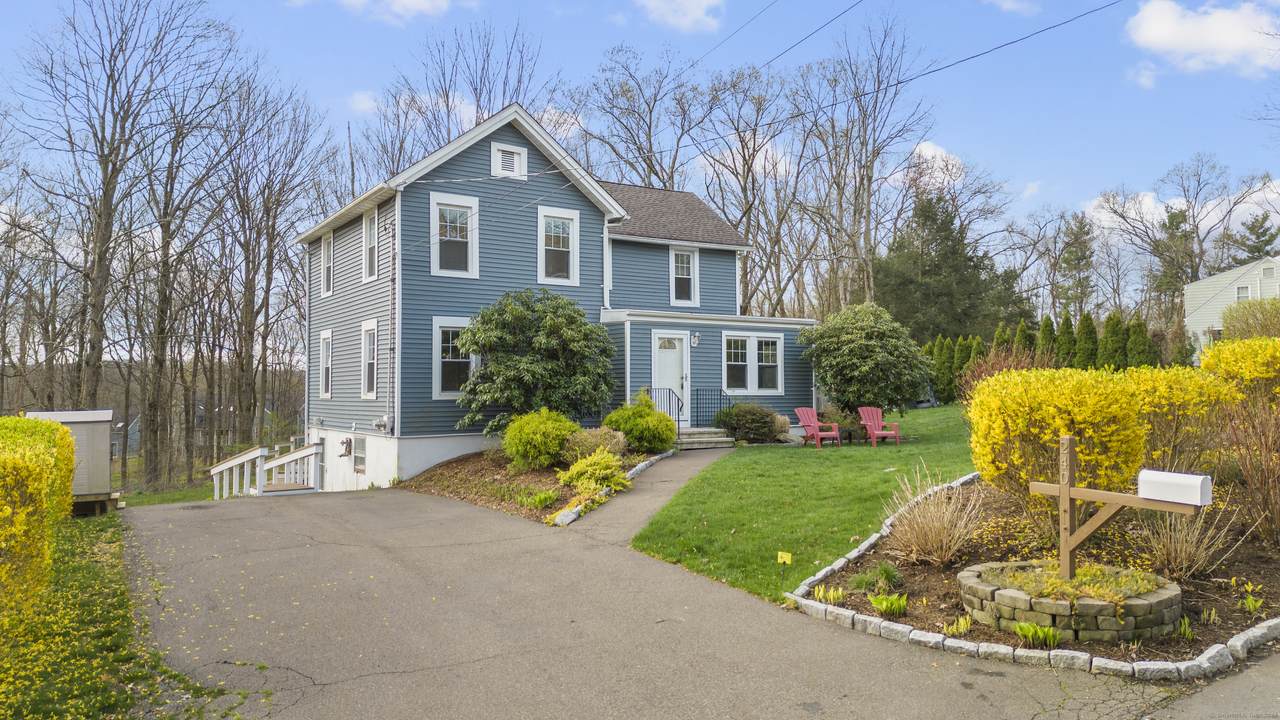 240 Kenwood Avenue - Photo 1