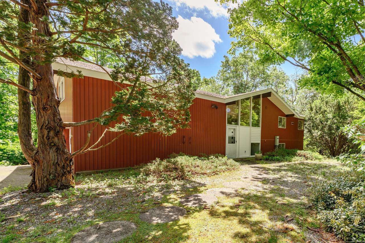 136 Pleasant Drive - Photo 1
