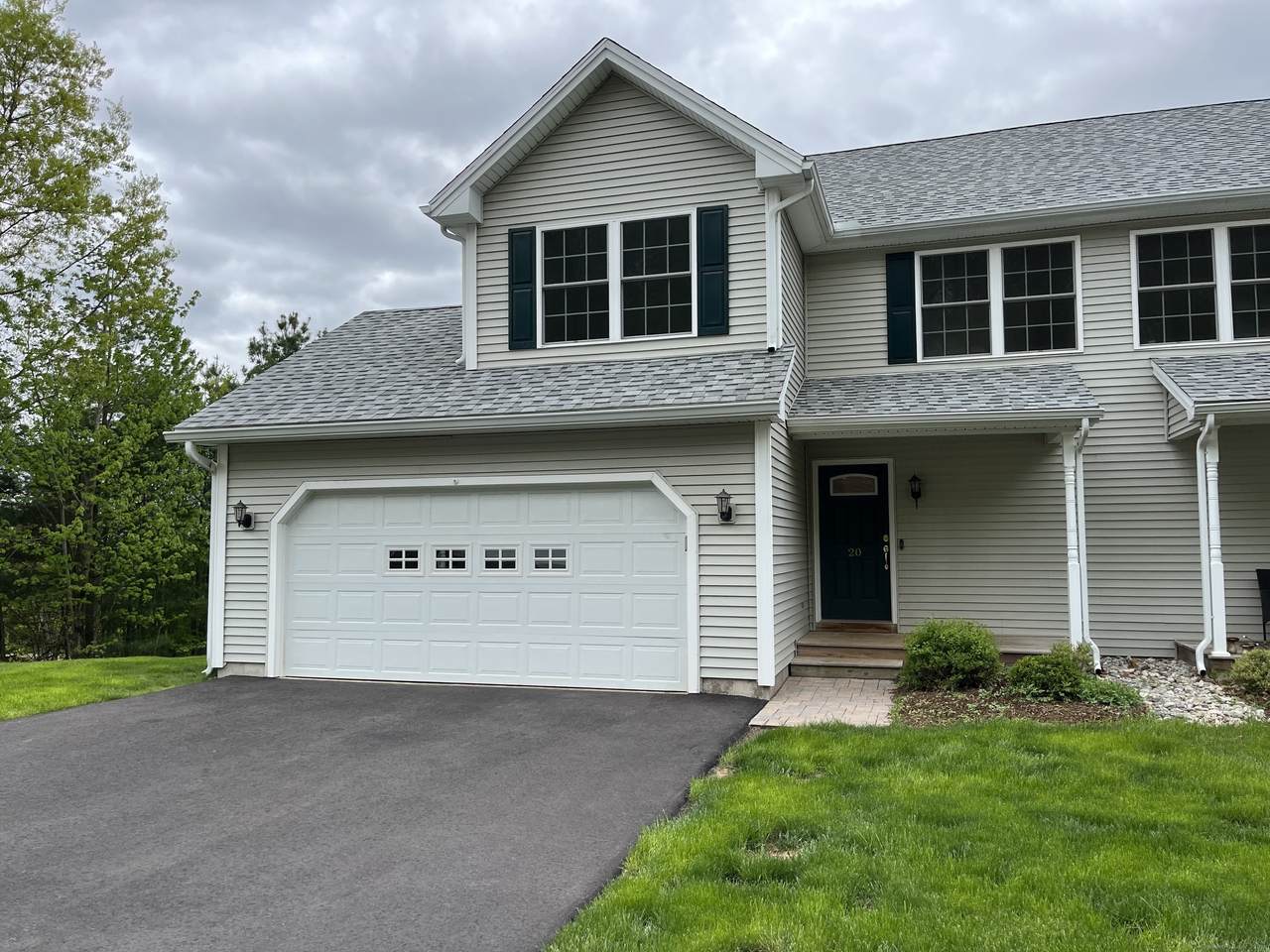 20 Woodside Drive - Photo 1