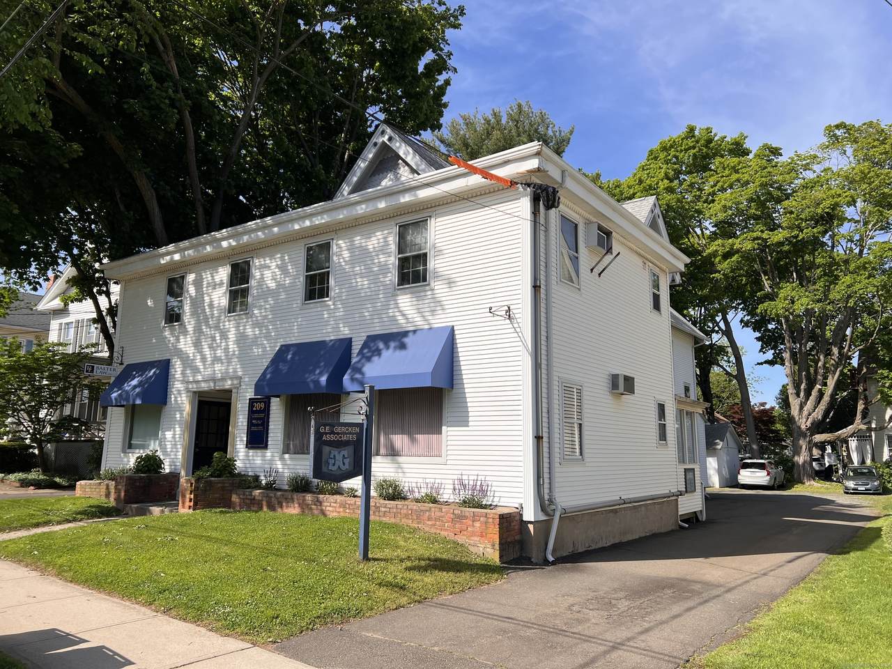 209 Montowese Street - Photo 1