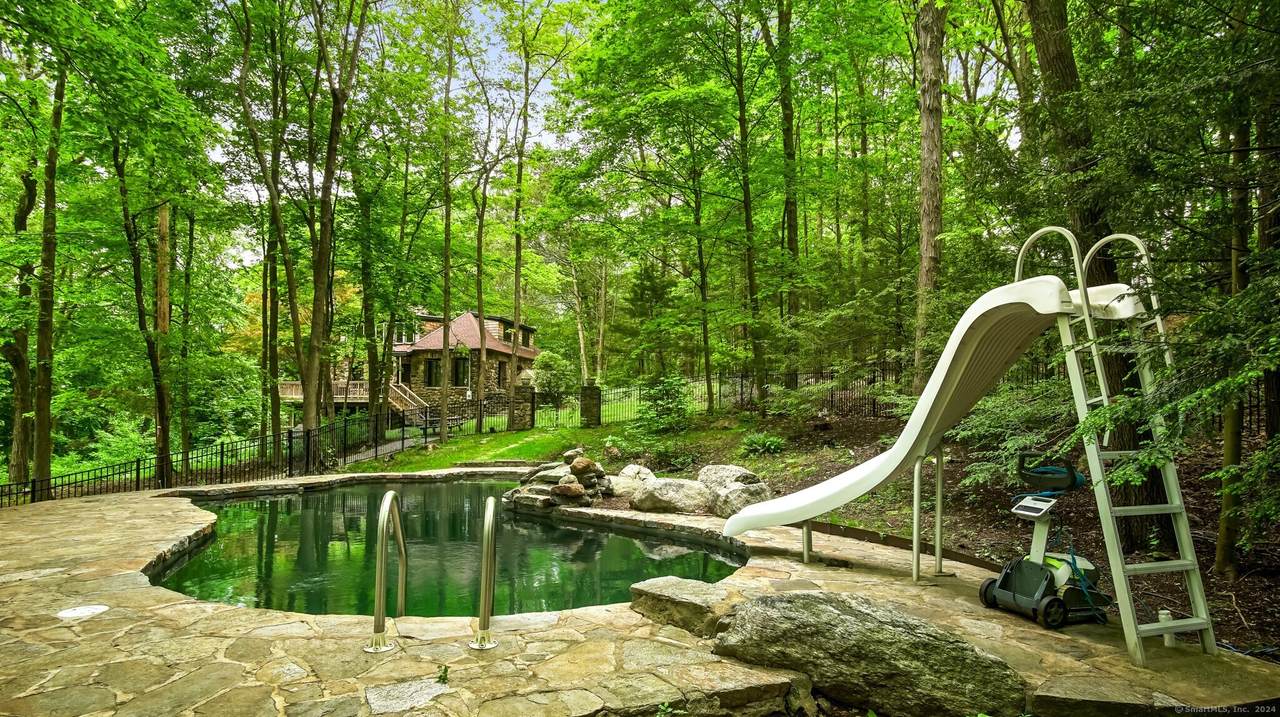 7 Bear Mountain Road - Photo 1