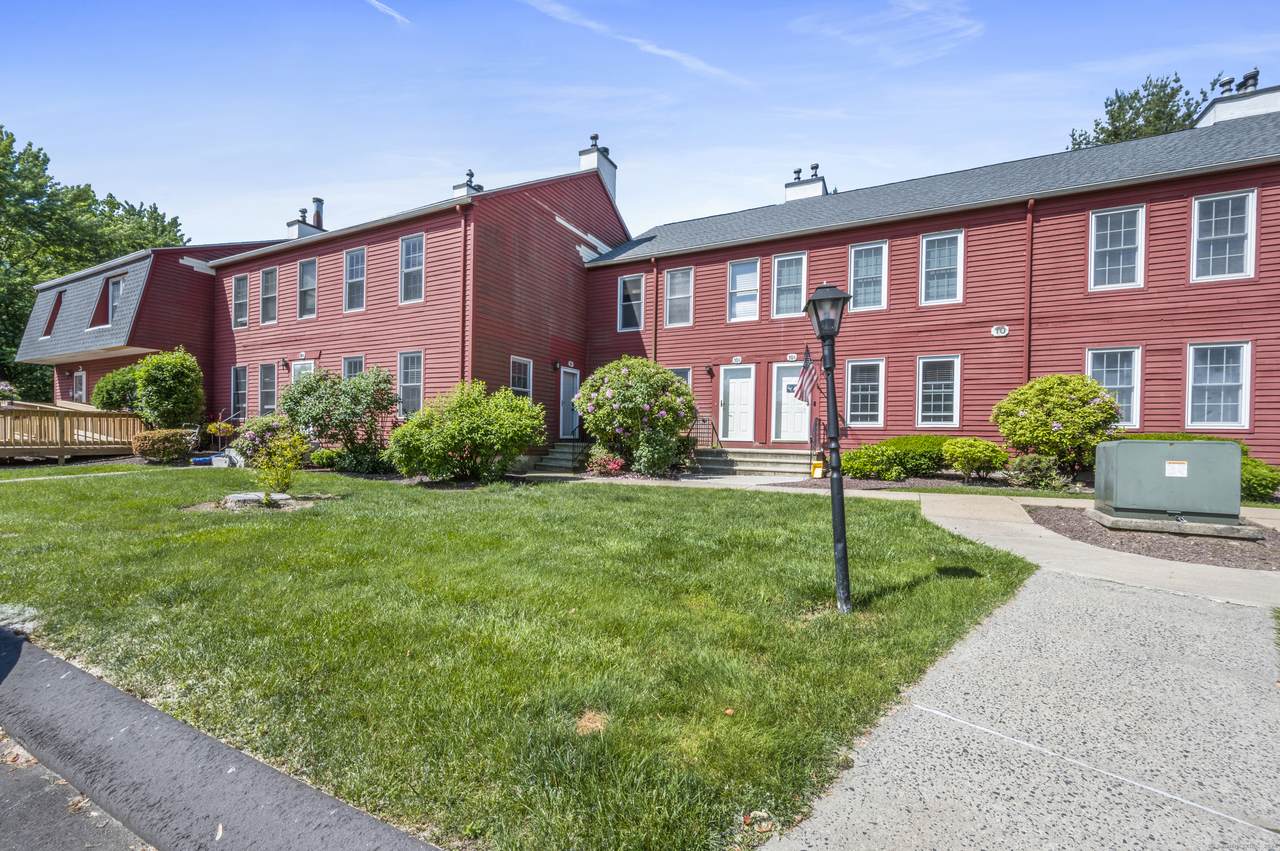 10 Riverview Drive - Photo 1