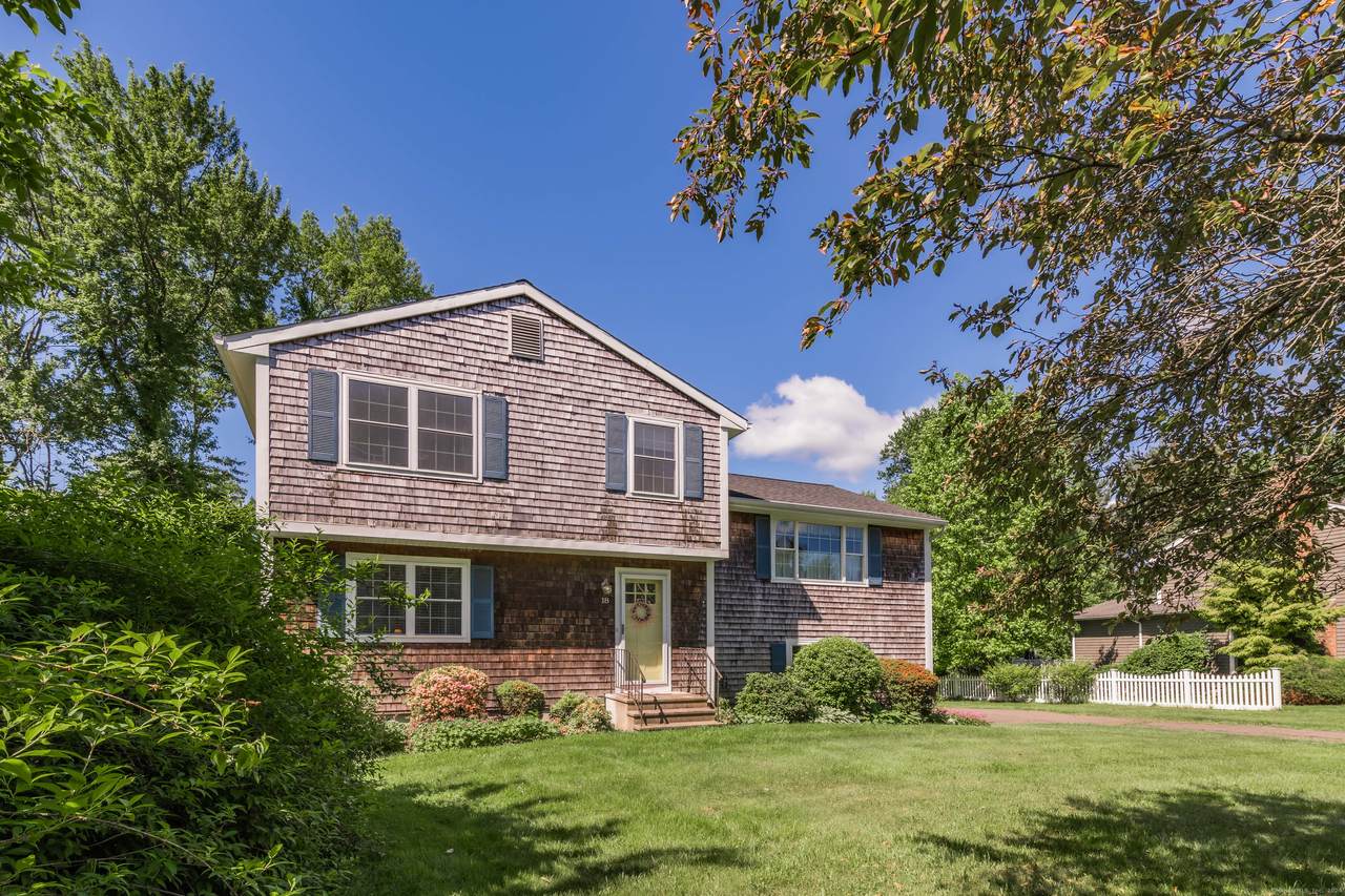 18 Woodside Drive - Photo 1
