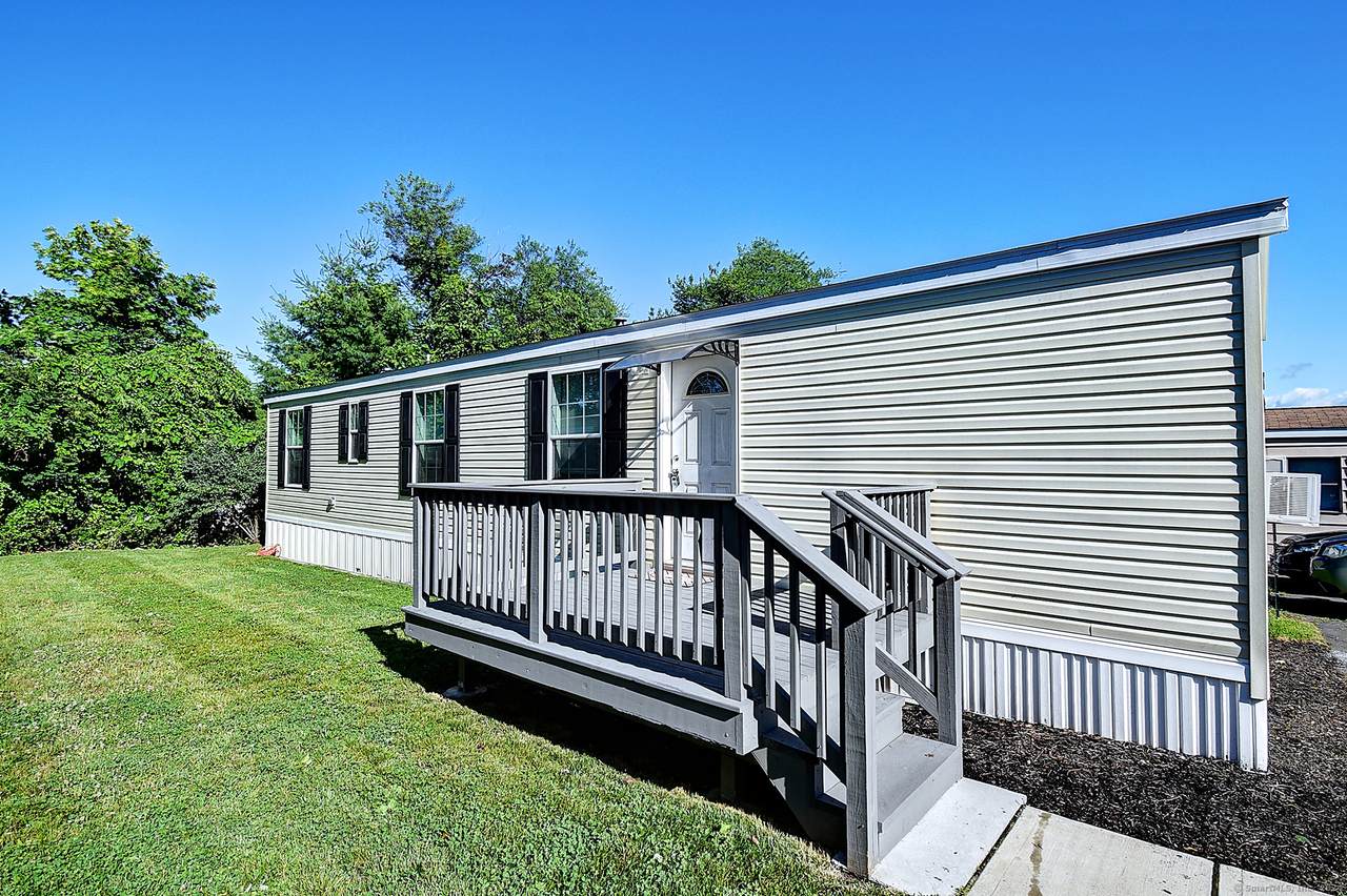 24 Thunderbird Drive - Photo 1