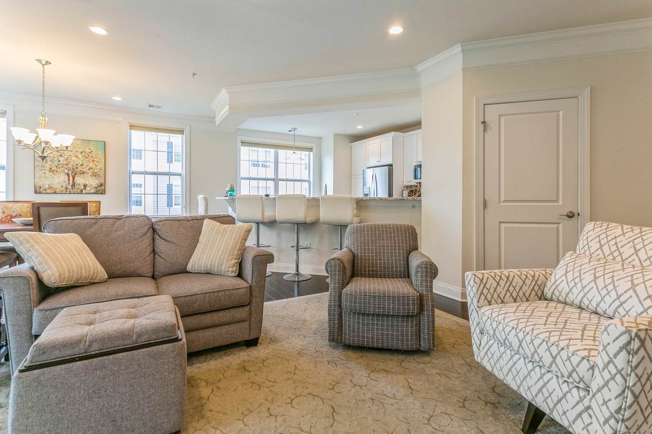 627 Brookside Court - Photo 1
