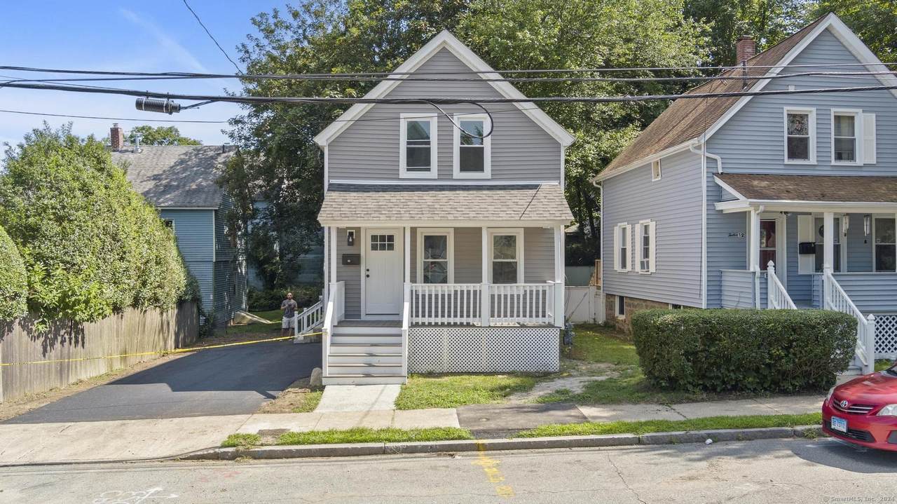 10 Denison Avenue - Photo 1