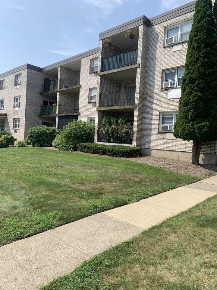 308 Meadowside Road - Photo 1