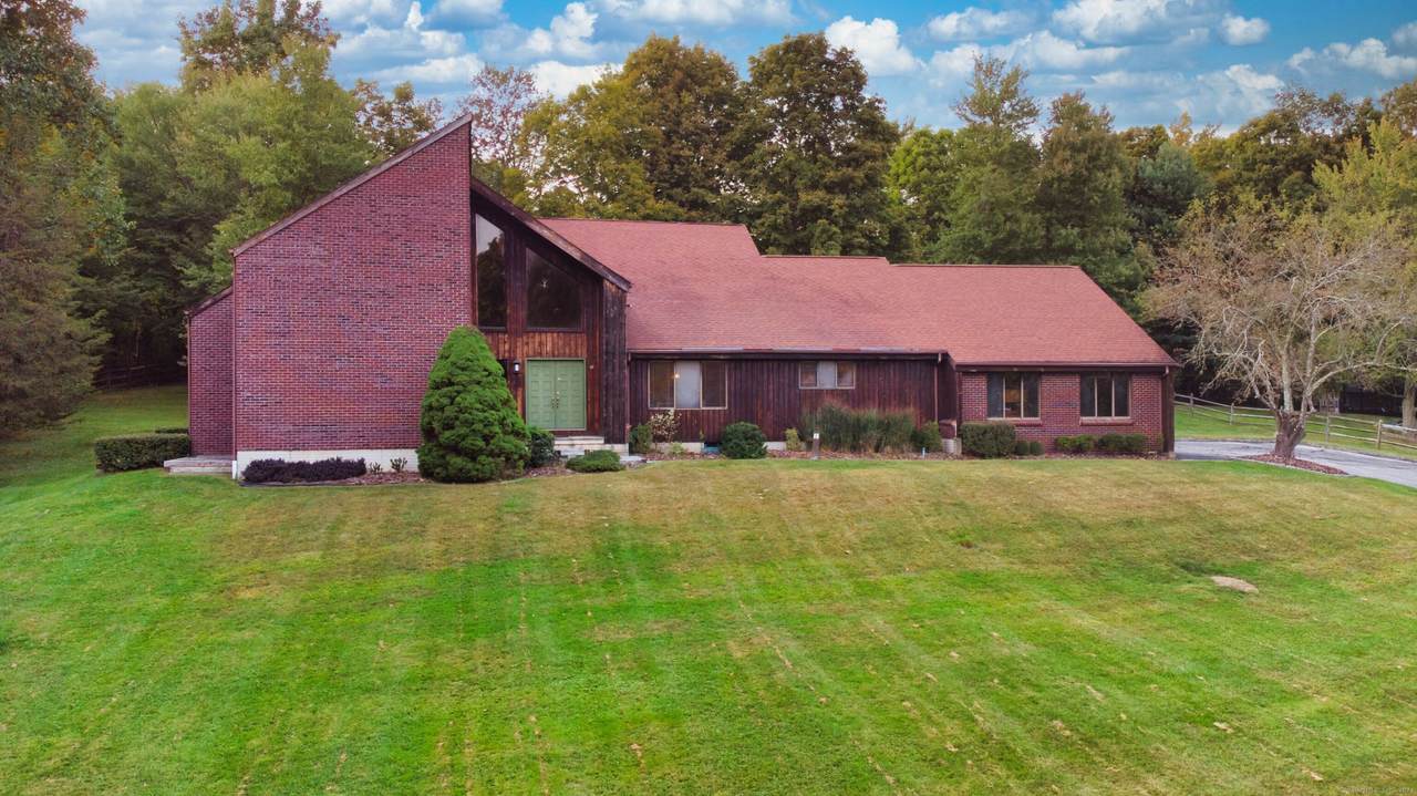 35 Tanglewood Drive - Photo 1