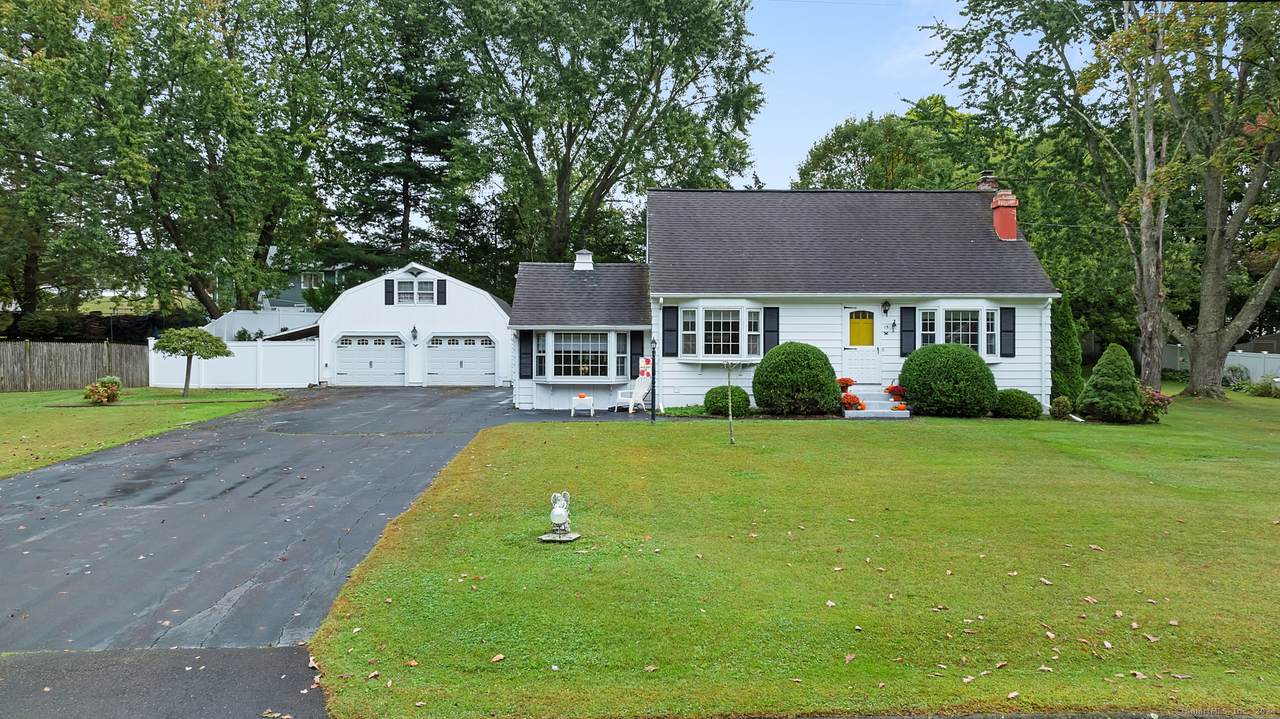15 Circle Drive - Photo 1