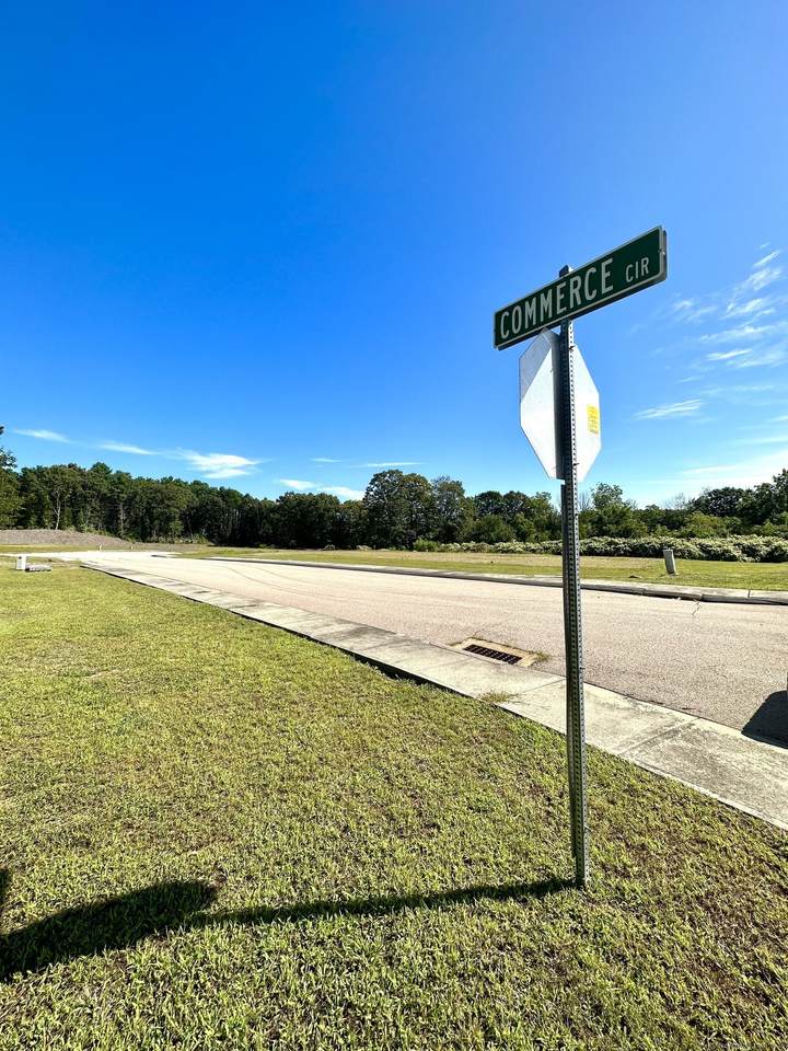 4 Commerce Circle - Photo 1