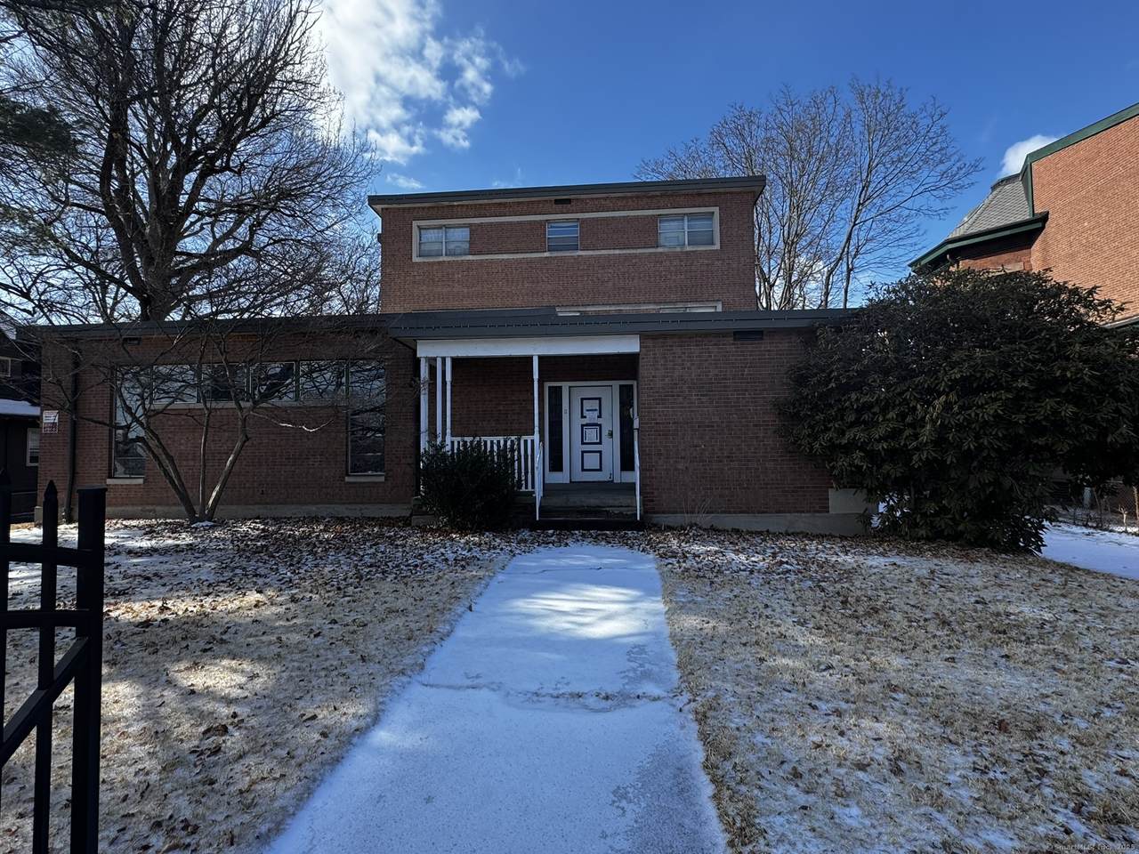 11 Charter Oak Place - Photo 1
