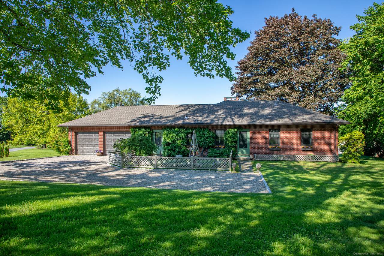 301 Calhoun Street - Photo 1