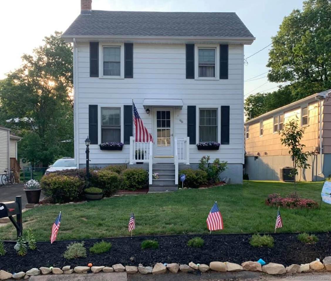 96 Harding Avenue - Photo 1