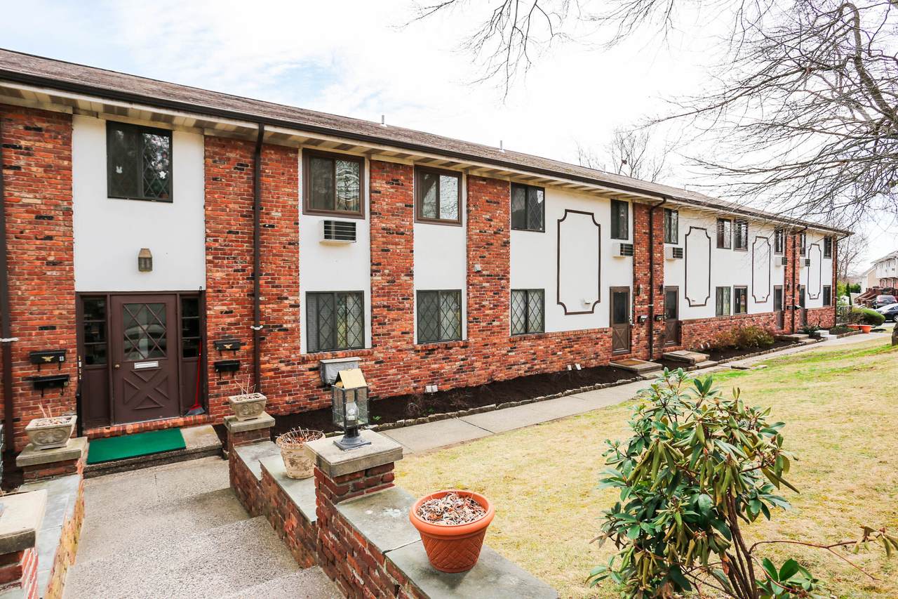 37 Columbus Place - Photo 1