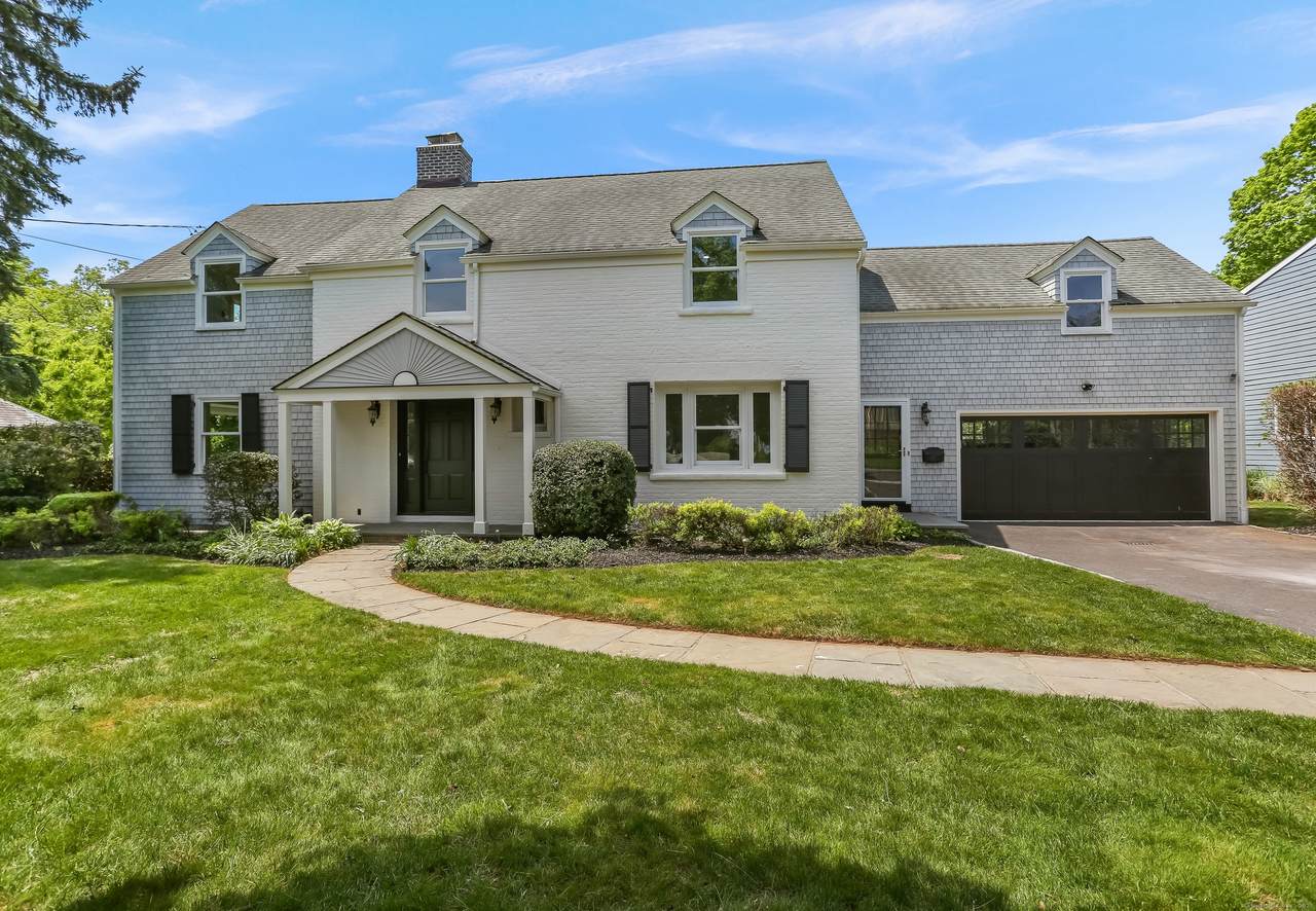 32 Pine Hill Avenue - Photo 1