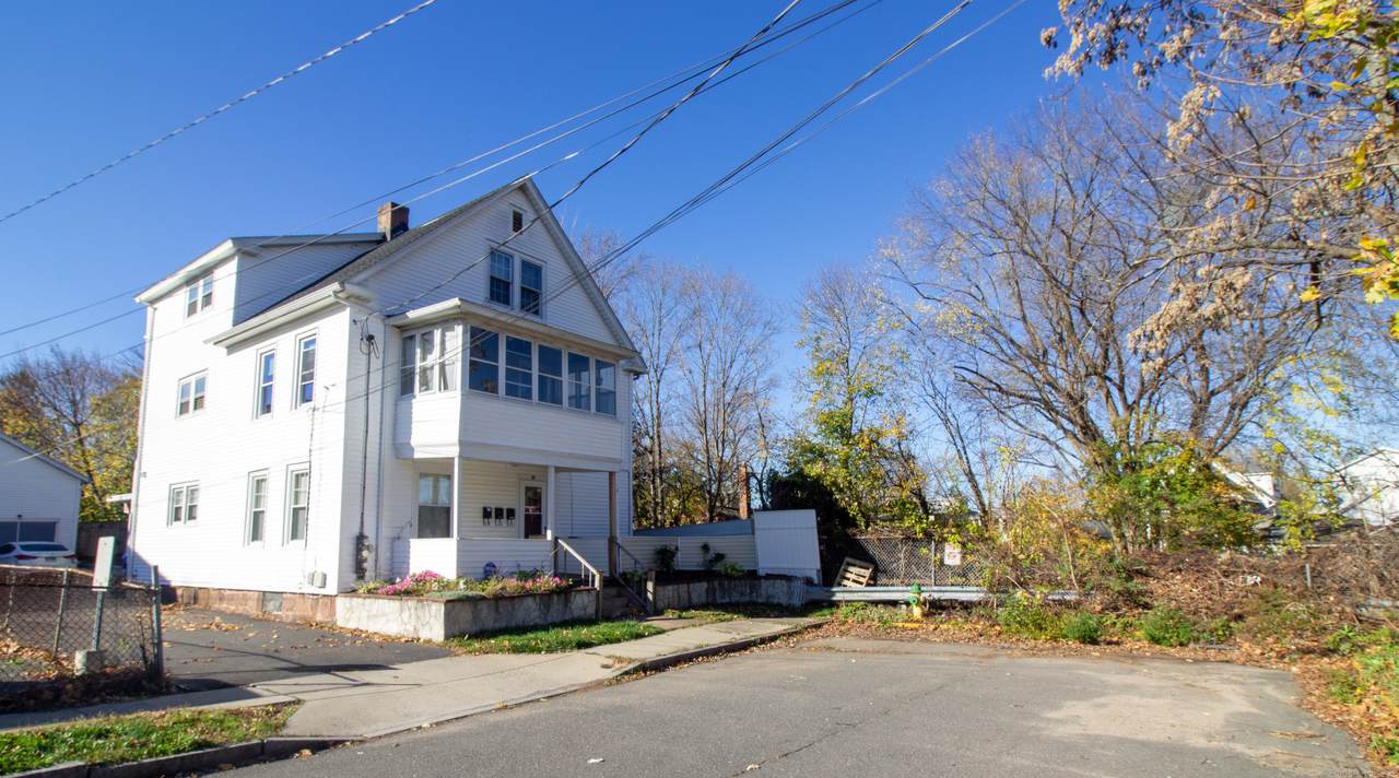 35 Clinton Avenue - Photo 1