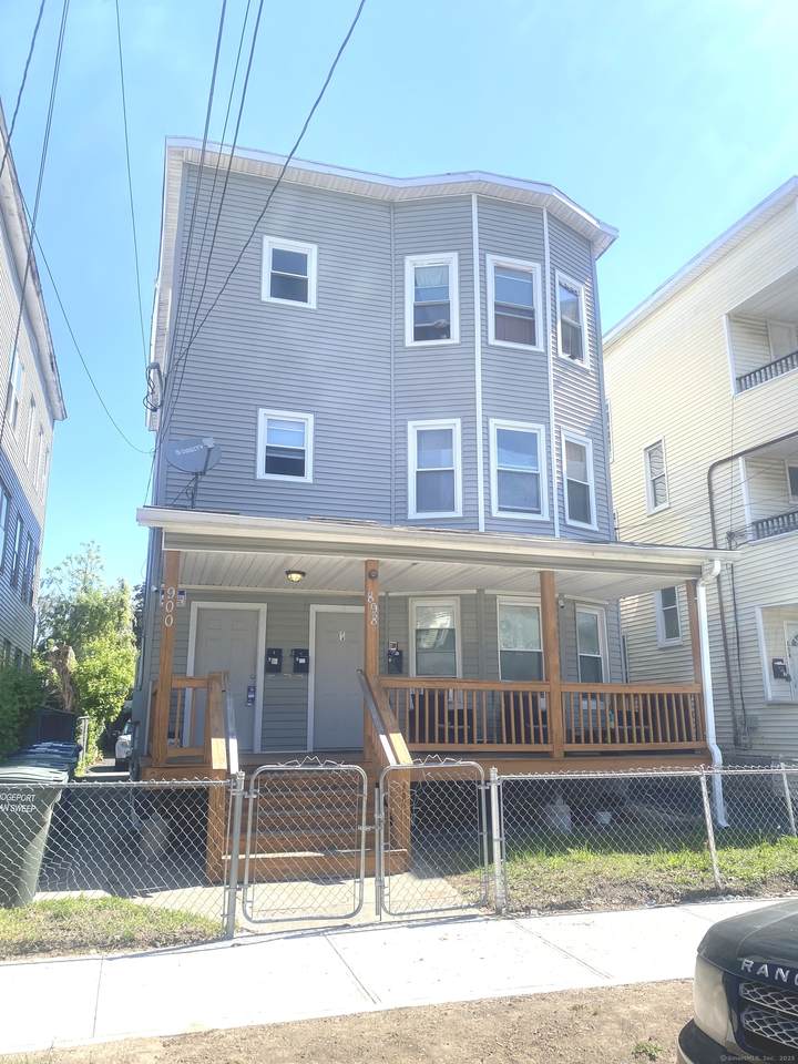 898 Hancock Avenue - Photo 1