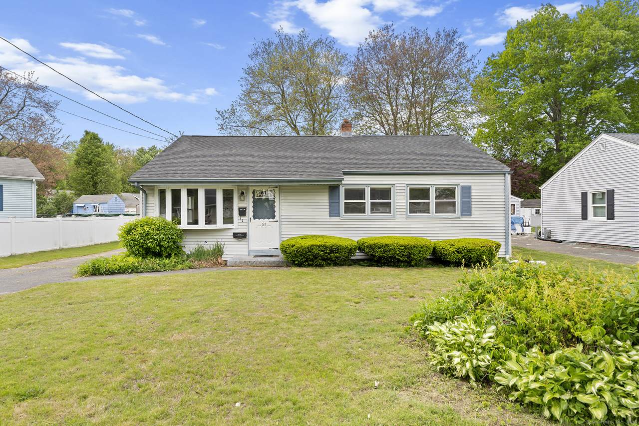 81 Montague Circle - Photo 1