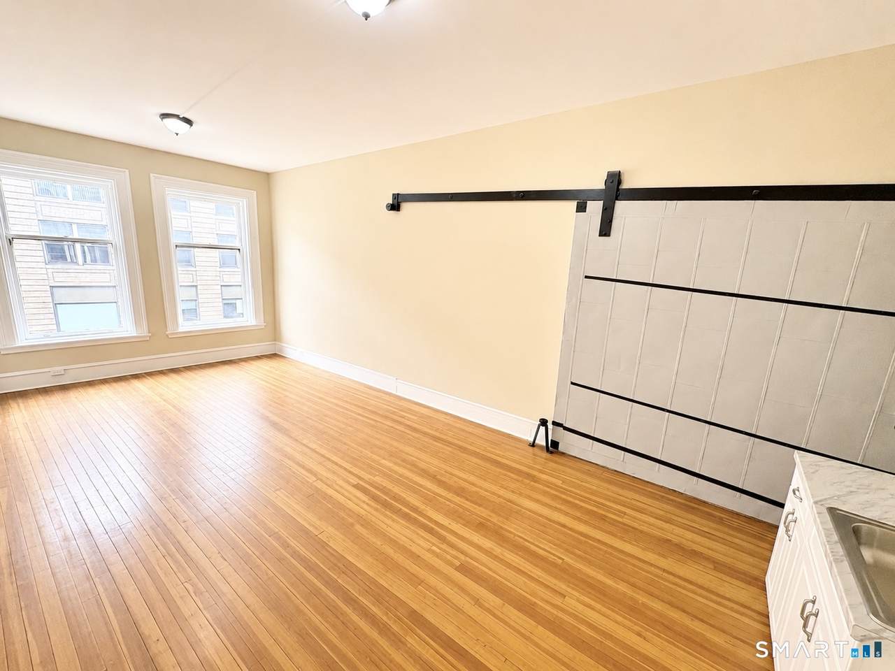 105 Bank Street - Photo 1