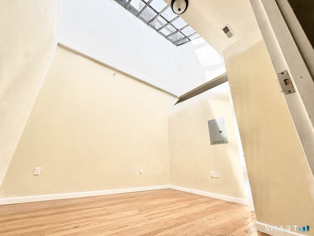 105 Bank Street - Photo 1