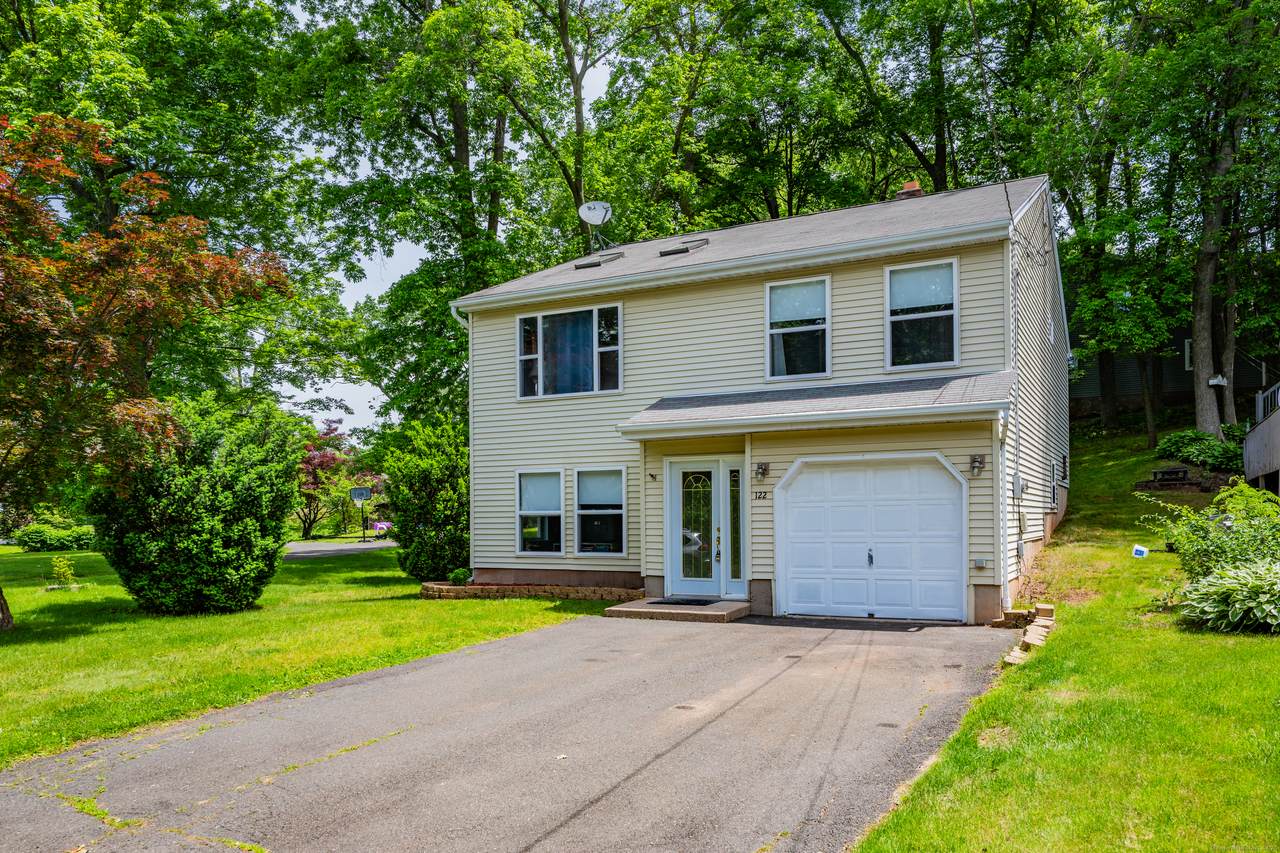 122 Carr Avenue - Photo 1