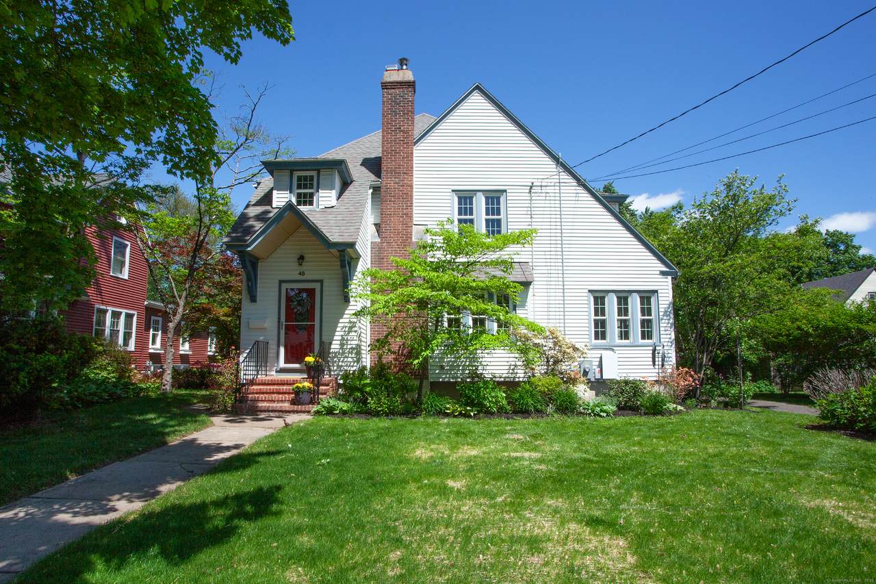 48 Newport Avenue - Photo 1