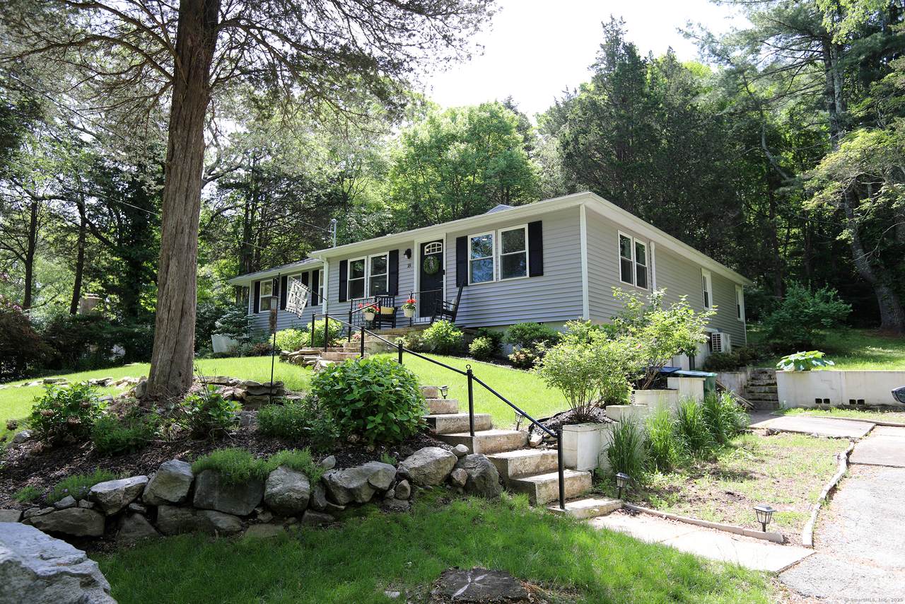 18 Totoket Road - Photo 1