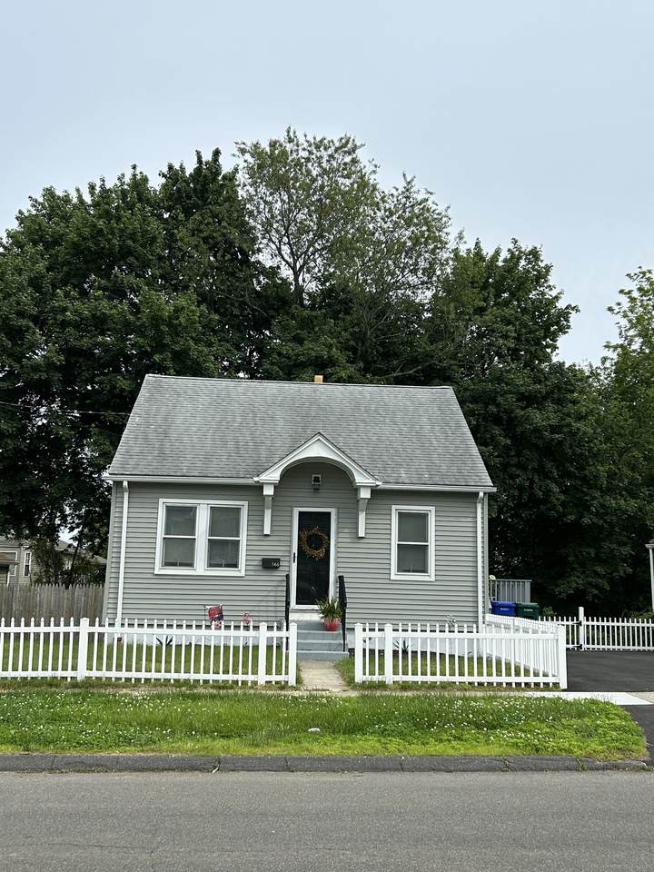 146 Knowlton Street - Photo 1